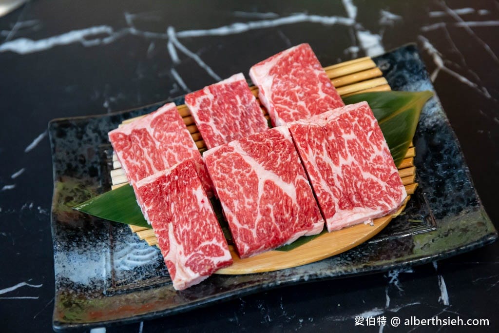 一修尼和牛炭火燒肉|桃園燒肉推薦,堅持精修肉,食材佳還有免費雞湯可以喝,好停車 - 第10張圖 一修尼和牛炭火燒肉|桃園燒肉推薦,堅持精修肉,食材佳還有免費雞湯可以喝,好停車