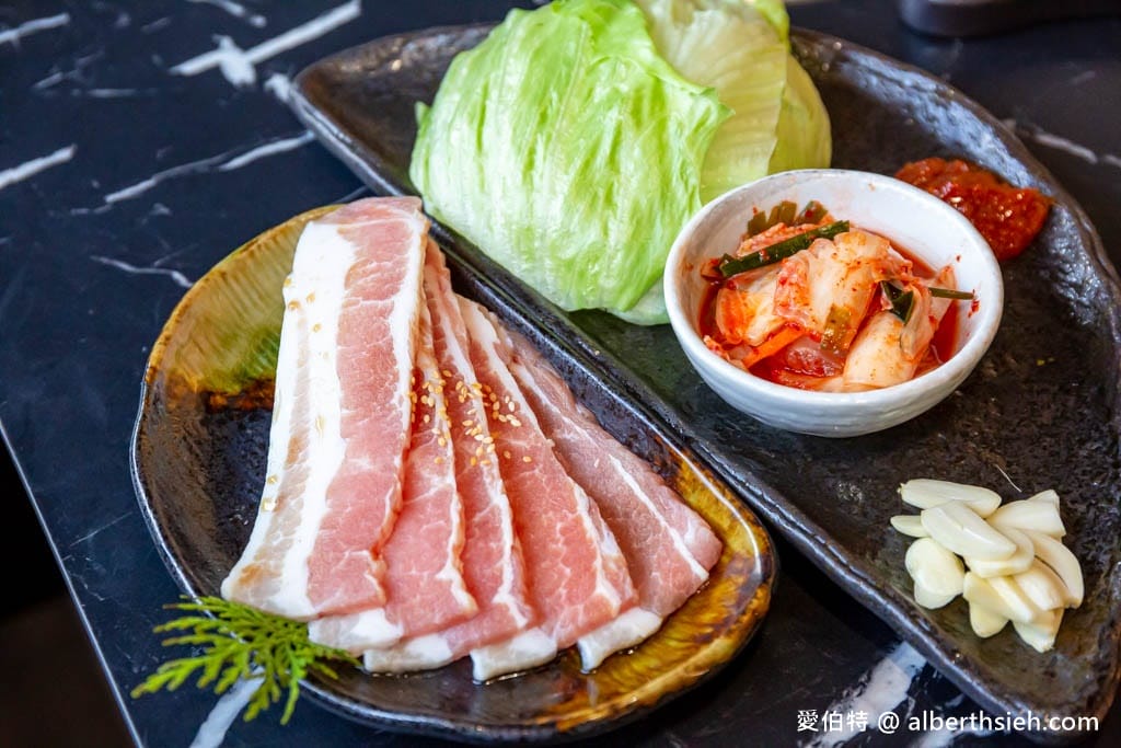 一修尼和牛炭火燒肉|桃園燒肉推薦,堅持精修肉,食材佳還有免費雞湯可以喝,好停車 - 第31張圖 一修尼和牛炭火燒肉|桃園燒肉推薦,堅持精修肉,食材佳還有免費雞湯可以喝,好停車
