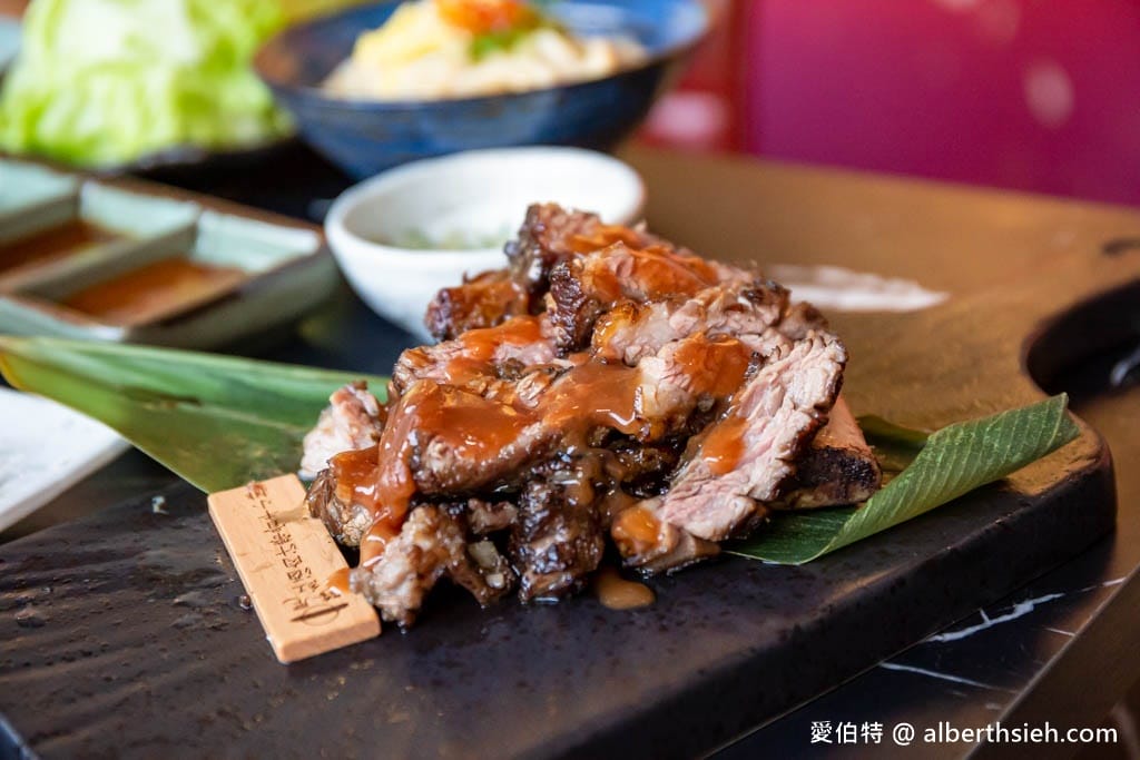 一修尼和牛炭火燒肉|桃園燒肉推薦,堅持精修肉,食材佳還有免費雞湯可以喝,好停車 - 第18張圖 一修尼和牛炭火燒肉|桃園燒肉推薦,堅持精修肉,食材佳還有免費雞湯可以喝,好停車