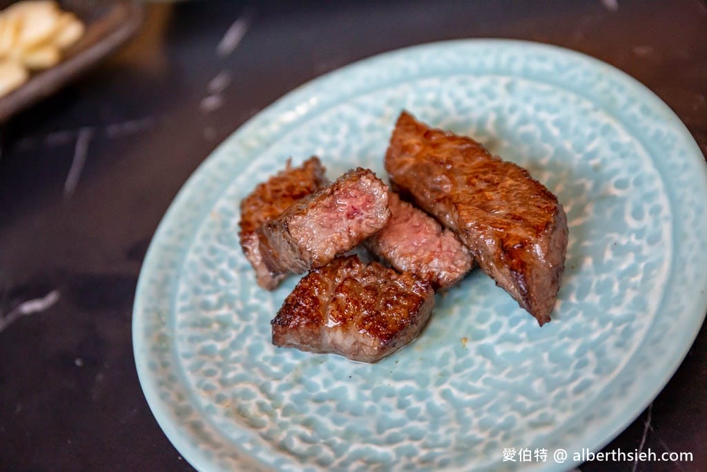 一修尼和牛炭火燒肉|桃園燒肉推薦,堅持精修肉,食材佳還有免費雞湯可以喝,好停車 - 第44張圖 一修尼和牛炭火燒肉|桃園燒肉推薦,堅持精修肉,食材佳還有免費雞湯可以喝,好停車