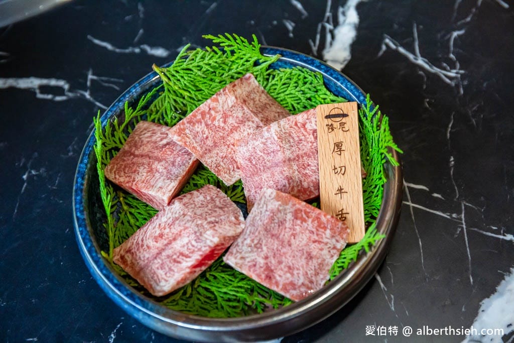 一修尼和牛炭火燒肉|桃園燒肉推薦,堅持精修肉,食材佳還有免費雞湯可以喝,好停車 - 第24張圖 一修尼和牛炭火燒肉|桃園燒肉推薦,堅持精修肉,食材佳還有免費雞湯可以喝,好停車