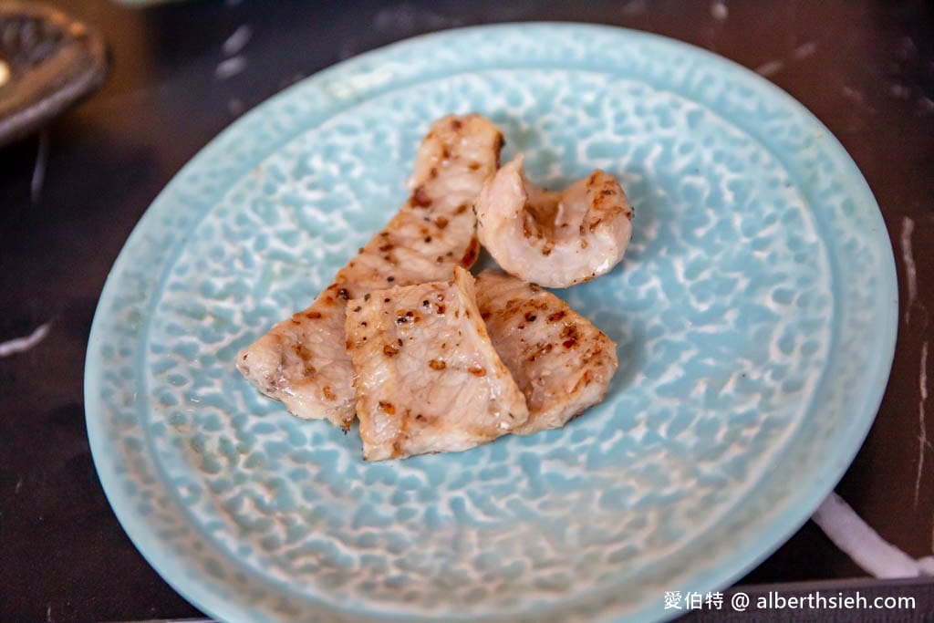 一修尼和牛炭火燒肉|桃園燒肉推薦,堅持精修肉,食材佳還有免費雞湯可以喝,好停車 - 第48張圖 一修尼和牛炭火燒肉|桃園燒肉推薦,堅持精修肉,食材佳還有免費雞湯可以喝,好停車