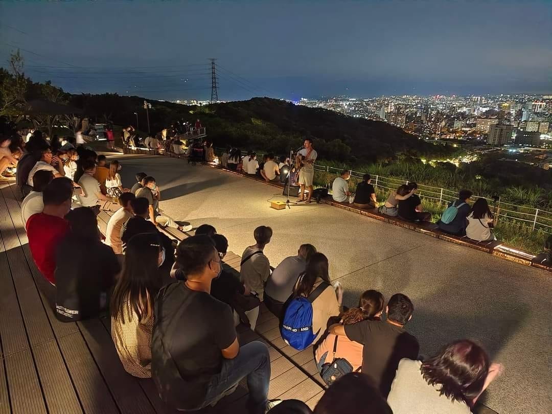 虎頭山環保公園．桃園夜景景點（俯瞰桃園市景，即時影像在家也能看，市區車程僅10分鐘）