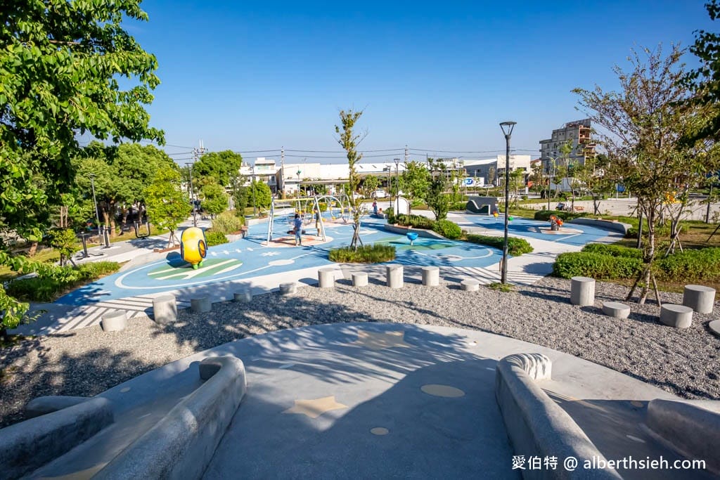 大江內定公園遊戲場．桃園中壢親子公園（太空主題共融式親子公園，溜滑梯/攀爬架/翹翹板，大江二期旁）