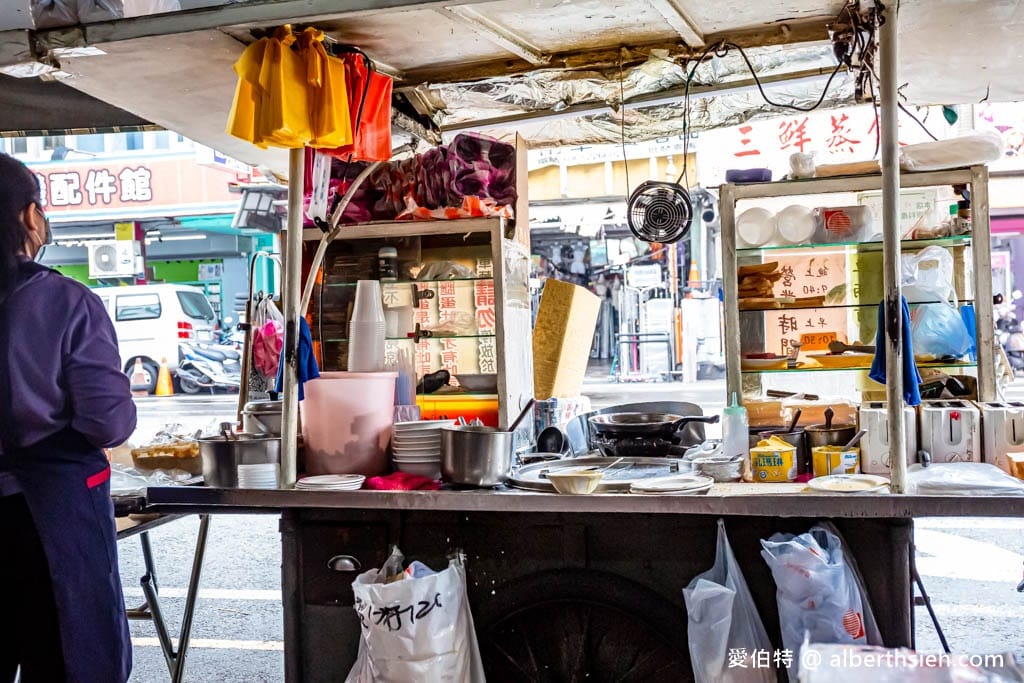 豆奶宗．台南宵夜早餐推薦（價格便宜，豆奶好喝，沙茶蛋餅有特色）