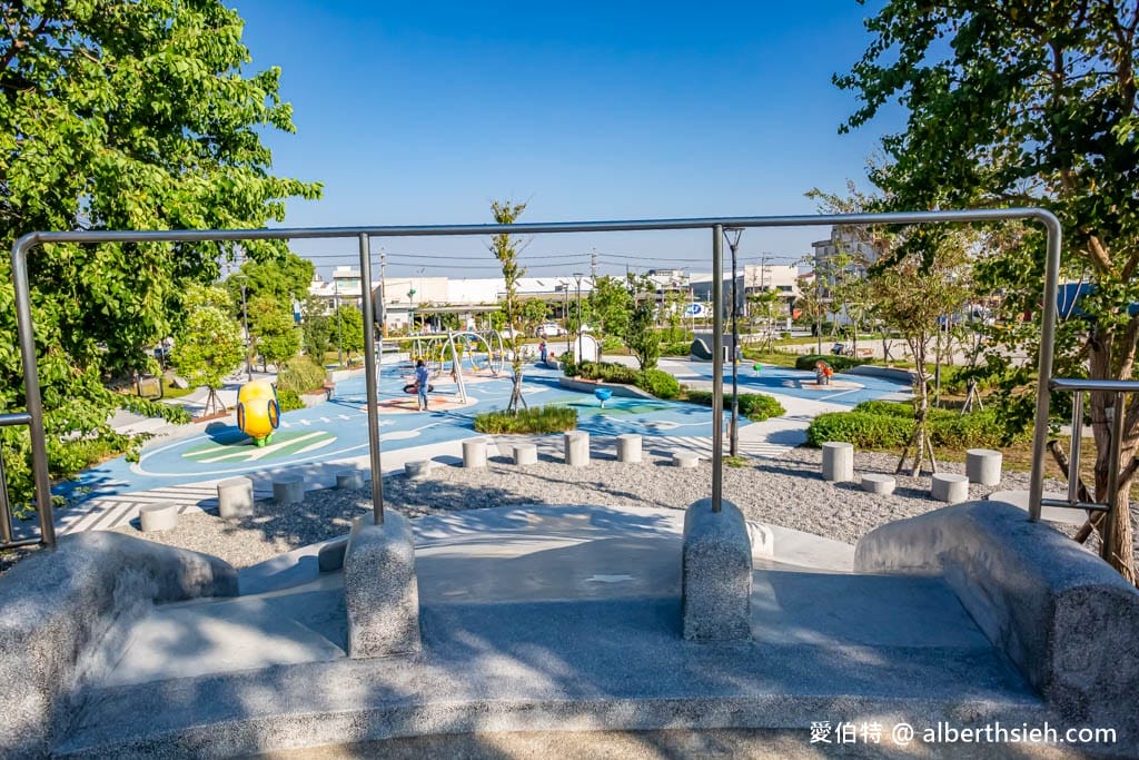 大江內定公園遊戲場．桃園中壢親子公園（太空主題共融式親子公園，溜滑梯/攀爬架/翹翹板，大江二期旁）