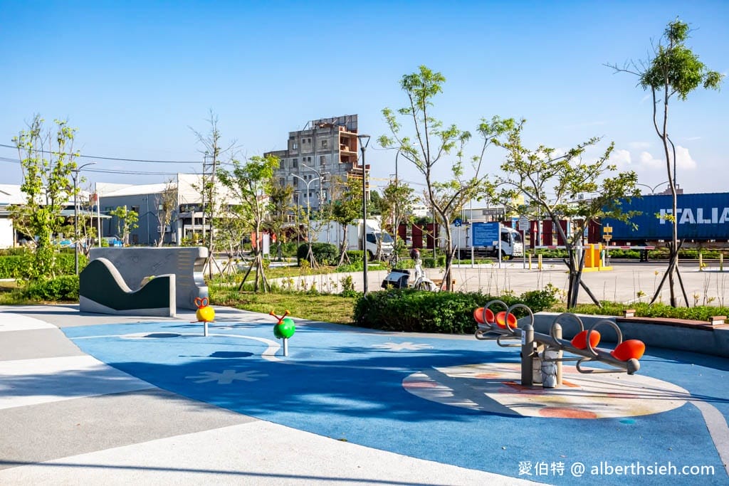 大江內定公園遊戲場．桃園中壢親子公園（太空主題共融式親子公園，溜滑梯/攀爬架/翹翹板，大江二期旁）