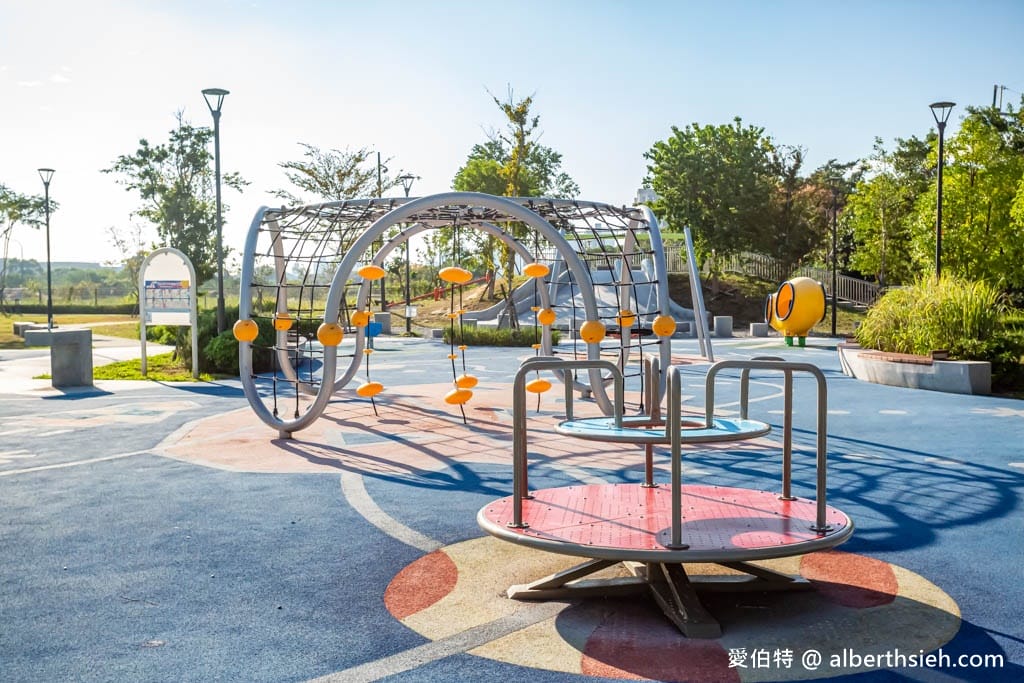 大江內定公園遊戲場．桃園中壢親子公園（太空主題共融式親子公園，溜滑梯/攀爬架/翹翹板，大江二期旁）