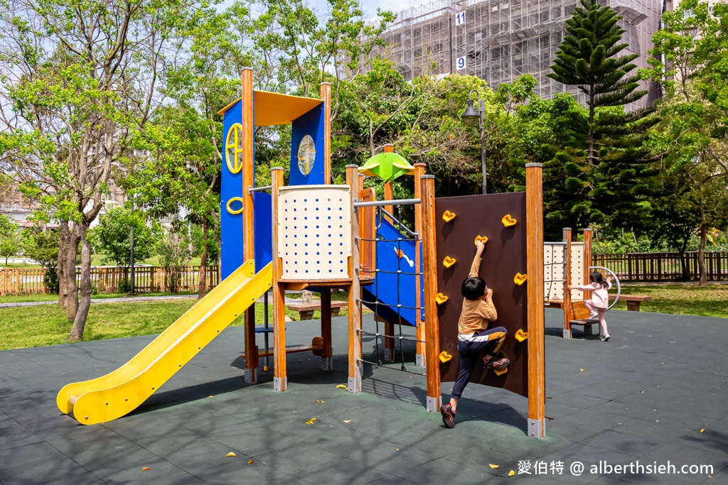 楊梅三民公園．桃園親子公園推薦（攀爬型香蕉溜滑梯、彈跳床、沙坑、盪鞦韆） @愛伯特