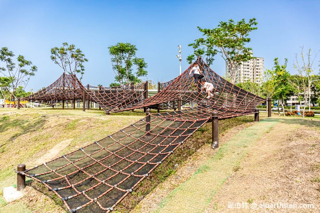 高鐵假期划算嗎?高雄三天兩夜之旅,親子旅遊返鄉新選擇 - 第28張圖 高鐵假期划算嗎?高雄三天兩夜之旅,親子旅遊返鄉新選擇