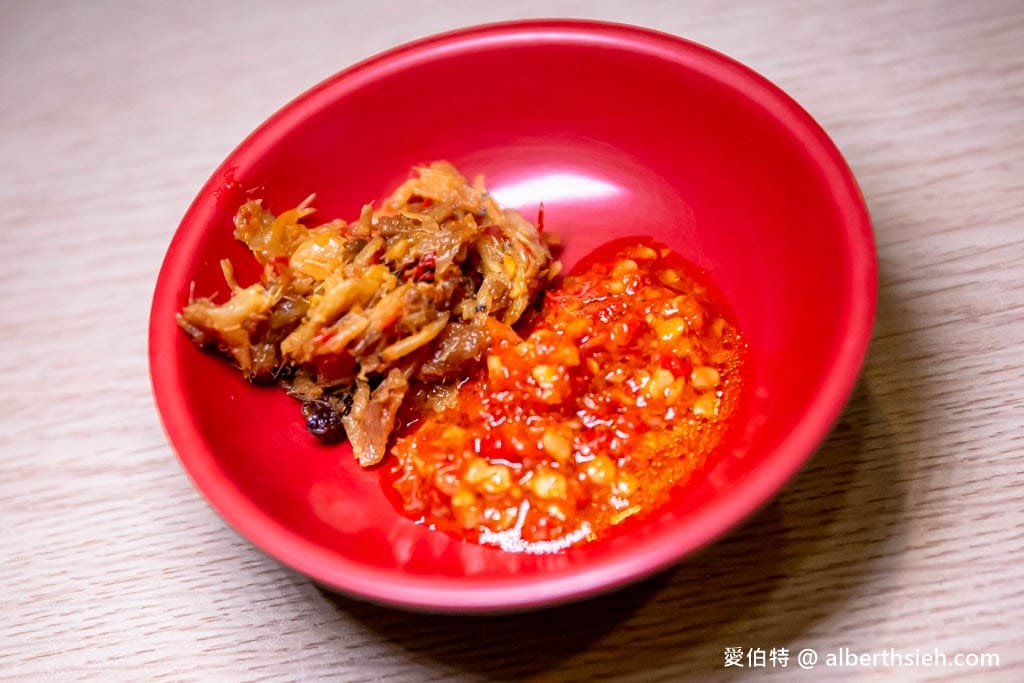 南投埔里麵店推薦｜有麵子麵館，三豬麵鮮甜好吃，蝦辣醬必加