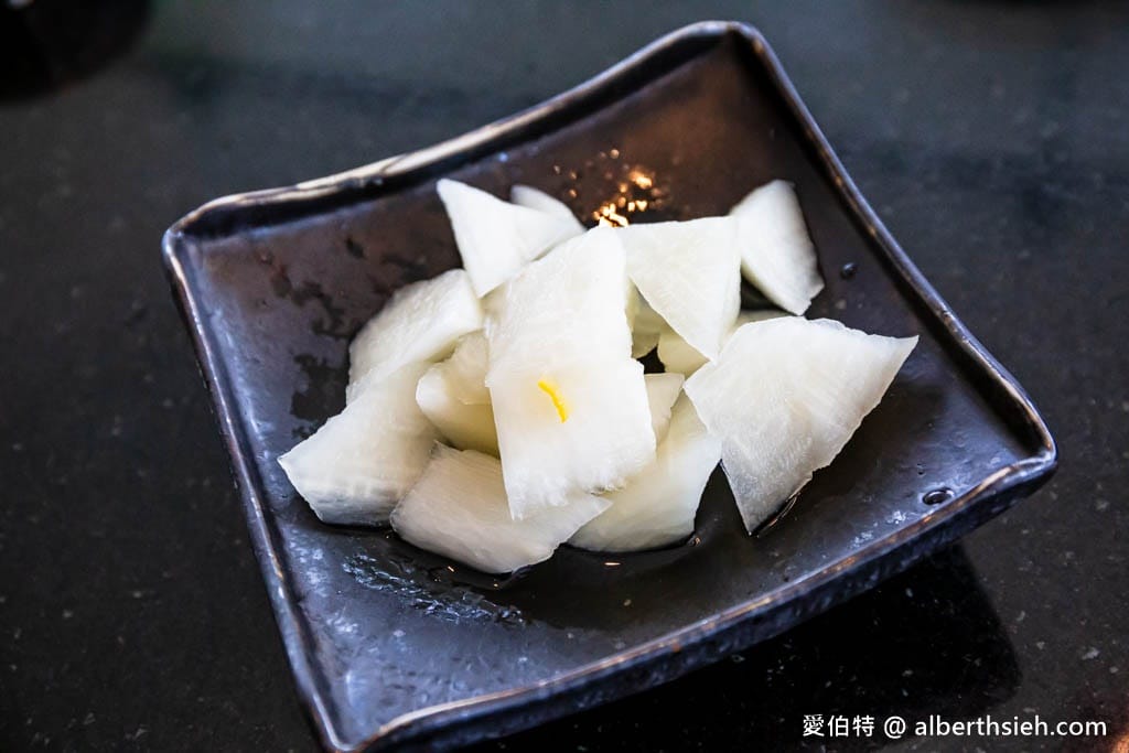 高雄天鍋麻辣鴛鴦鍋（碳佐旗下火鍋，泡泡雞白湯很厲害，鴨血好吃）