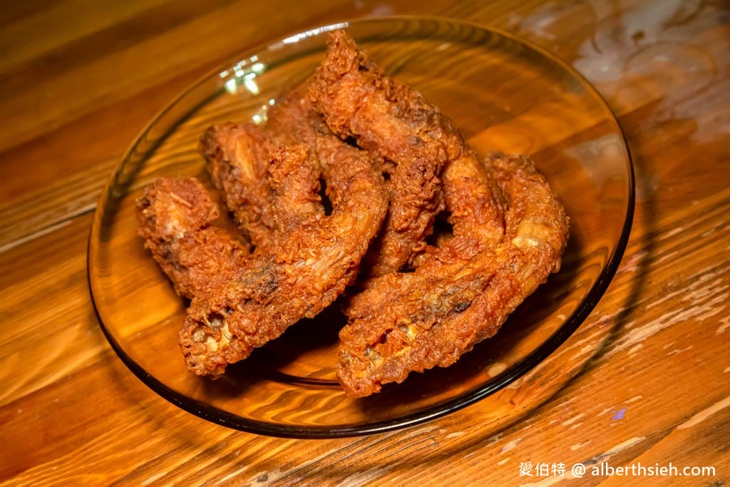 巷口湯翅．桃園楊梅美食（雞翅5隻100，皮薄內嫩又多汁超好啃）