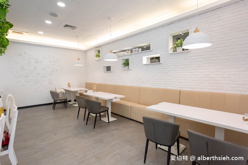 nu LIFE．苗栗竹南美食（餐點菜單，平價套餐CP值高，超療癒貓咪機器人送餐，自助飲品喝到飽）