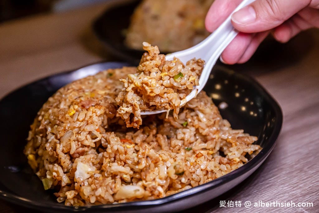 桃園炒味亭炒飯專賣店-武陵店（台灣炒飯王，炒飯免費加大）