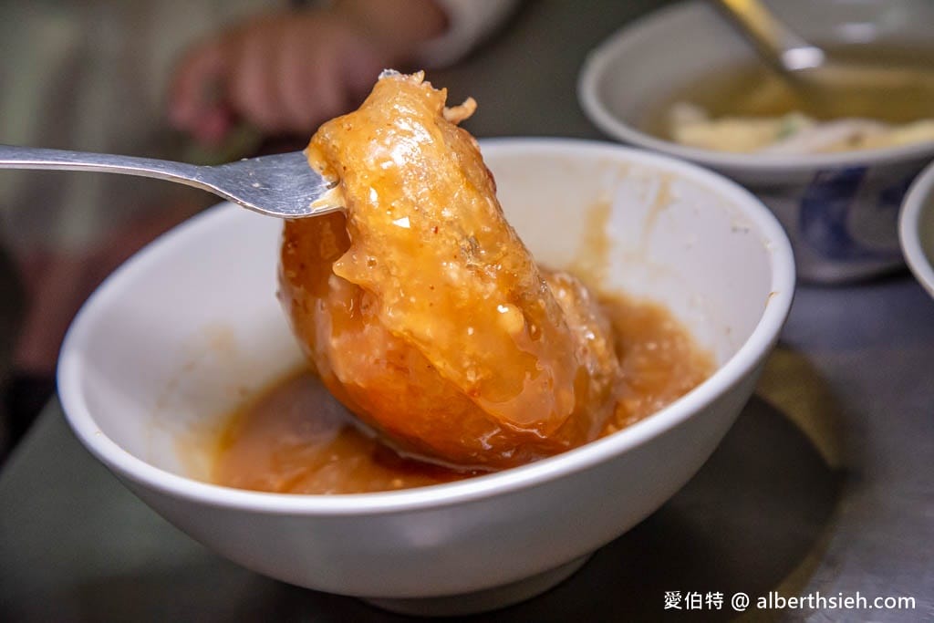 彰化阿三肉圓｜包著北海道干貝的外皮酥脆肉圓，肉圓節雙料冠軍