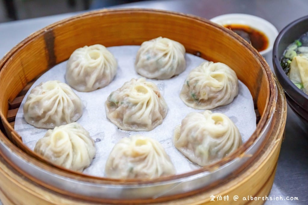中壢早餐六一一豆漿店｜平民版鼎泰豐小籠包的封號，韭菜餅也推