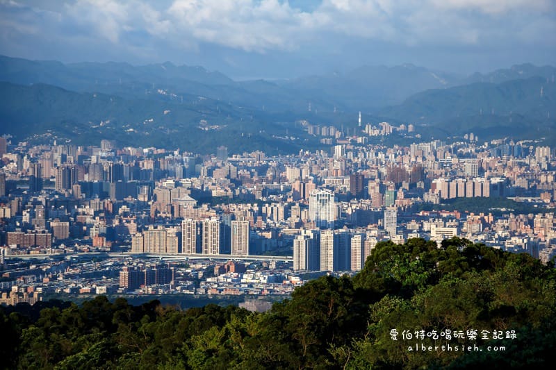 大棟山405三角點｜桃園龜山夜景推薦，視野遼闊遠眺台北盆地