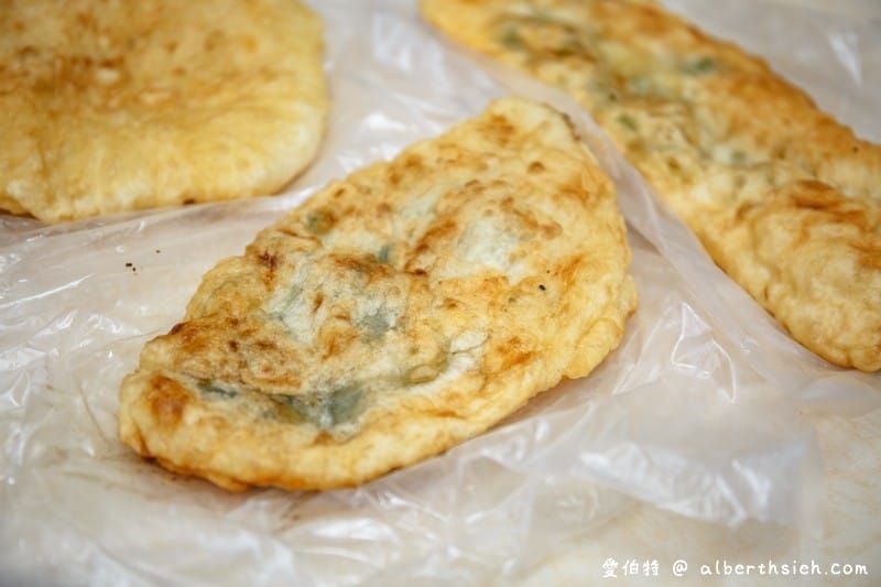 后里山東蔥油餅（韭菜盒，在地人狂推的懷舊銅板小美食）