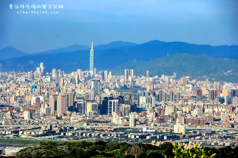 大棟山405三角點｜桃園龜山夜景推薦，視野遼闊遠眺台北盆地