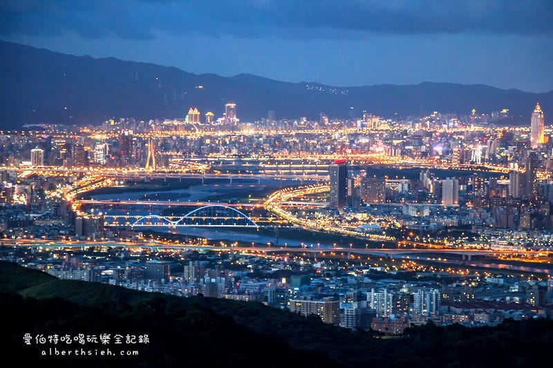大棟山405三角點｜桃園龜山夜景推薦，視野遼闊遠眺台北盆地