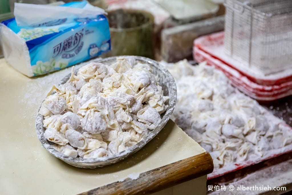 桃園龍潭市場餛飩｜麻醬香紅油抄手必點，在地人推薦隱藏版早午餐