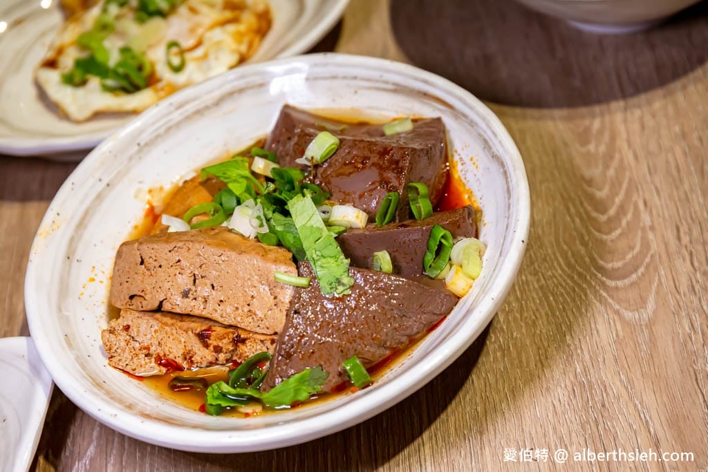 偶鵝嚐嚐鵝肉專賣店-中壢店（健行科大旁，鵝肉超嫩超鮮甜）