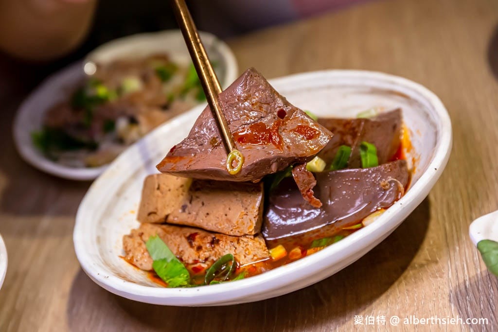 偶鵝嚐嚐鵝肉專賣店-中壢店（健行科大旁，鵝肉超嫩超鮮甜）
