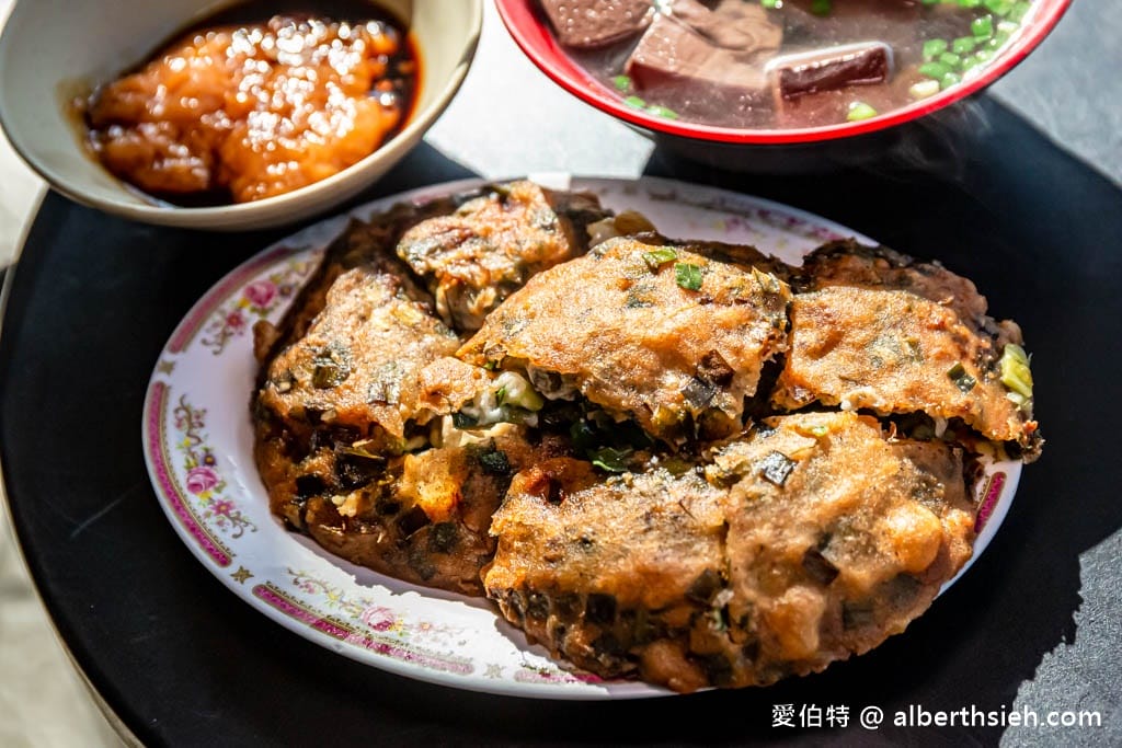 台中后里富炸粿蚵嗲(炸粿生分店)（現點現炸，薄脆外皮內餡飽滿）