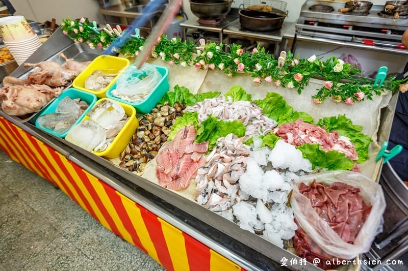 三元鵝肉小吃｜桃園永安路美食推薦，鵝肉/臭豆腐/肉捲都好吃