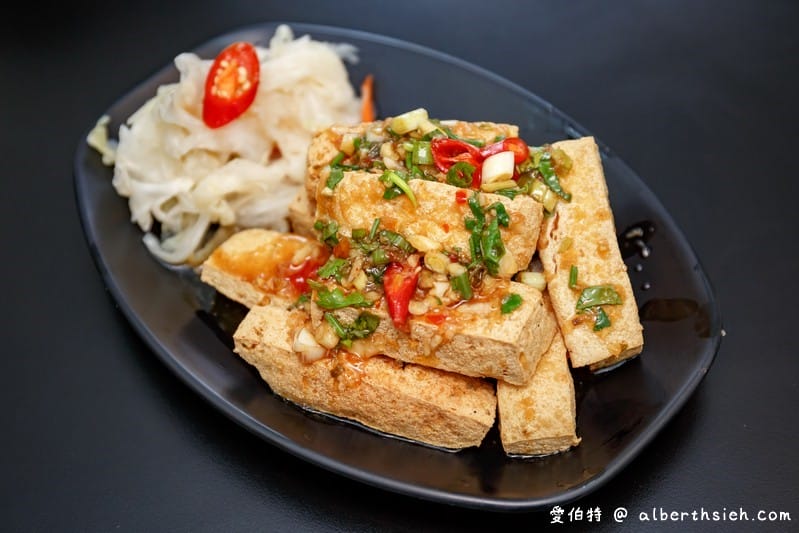 三元鵝肉小吃｜桃園永安路美食推薦，鵝肉/臭豆腐/肉捲都好吃