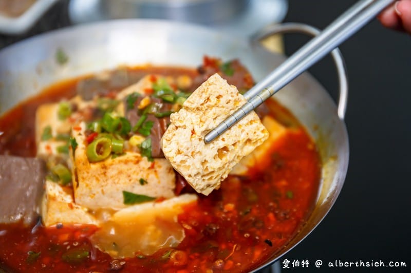 三元鵝肉小吃｜桃園永安路美食推薦，鵝肉/臭豆腐/肉捲都好吃