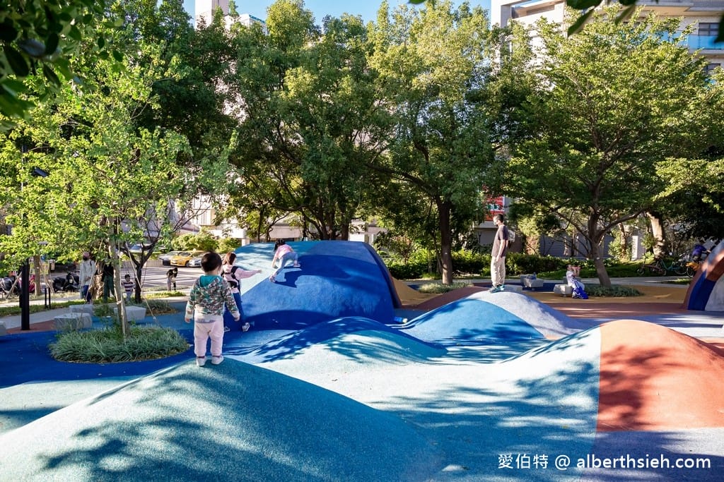 桃園平鎮1895乙未保台紀念公園(乙未之環、希望之泉、沙池、攀岩滑石子溜滑梯) - 第20張圖 桃園平鎮1895乙未保台紀念公園(乙未之環、希望之泉、沙池、攀岩滑石子溜滑梯)