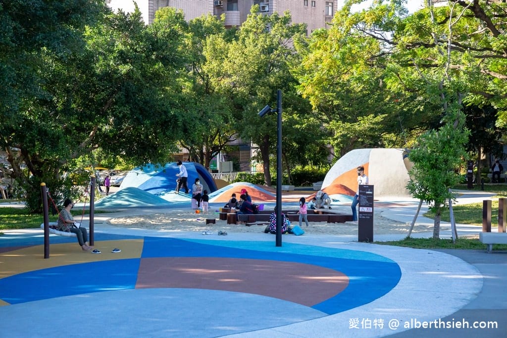 桃園平鎮1895乙未保台紀念公園(乙未之環、希望之泉、沙池、攀岩滑石子溜滑梯) - 第17張圖 桃園平鎮1895乙未保台紀念公園(乙未之環、希望之泉、沙池、攀岩滑石子溜滑梯)