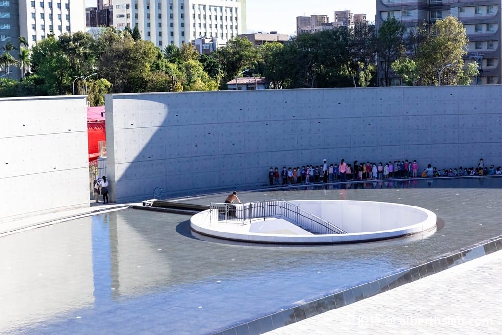 桃園平鎮1895乙未保台紀念公園(乙未之環、希望之泉、沙池、攀岩滑石子溜滑梯) - 第1張圖 桃園平鎮1895乙未保台紀念公園(乙未之環、希望之泉、沙池、攀岩滑石子溜滑梯)