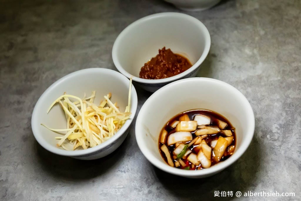 台南文章牛肉湯安平總店（網評破萬，在地熱搜超人氣大排長龍的牛肉湯）