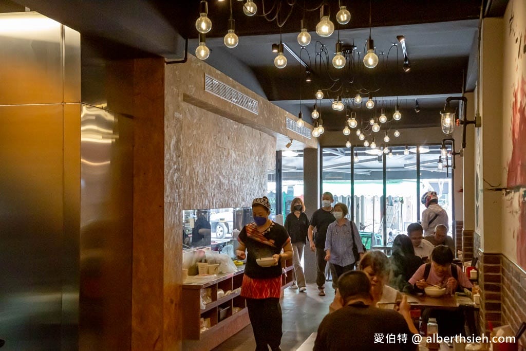 阿美米干園區店|龍岡忠貞市場美食,生意好到爆100公尺內三家店 - 第6張圖 阿美米干園區店|龍岡忠貞市場美食,生意好到爆100公尺內三家店