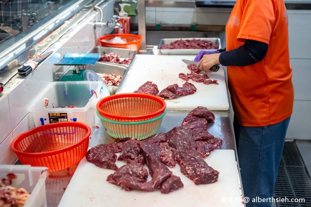 台南文章牛肉湯安平總店（網評破萬，在地熱搜超人氣大排長龍的牛肉湯）