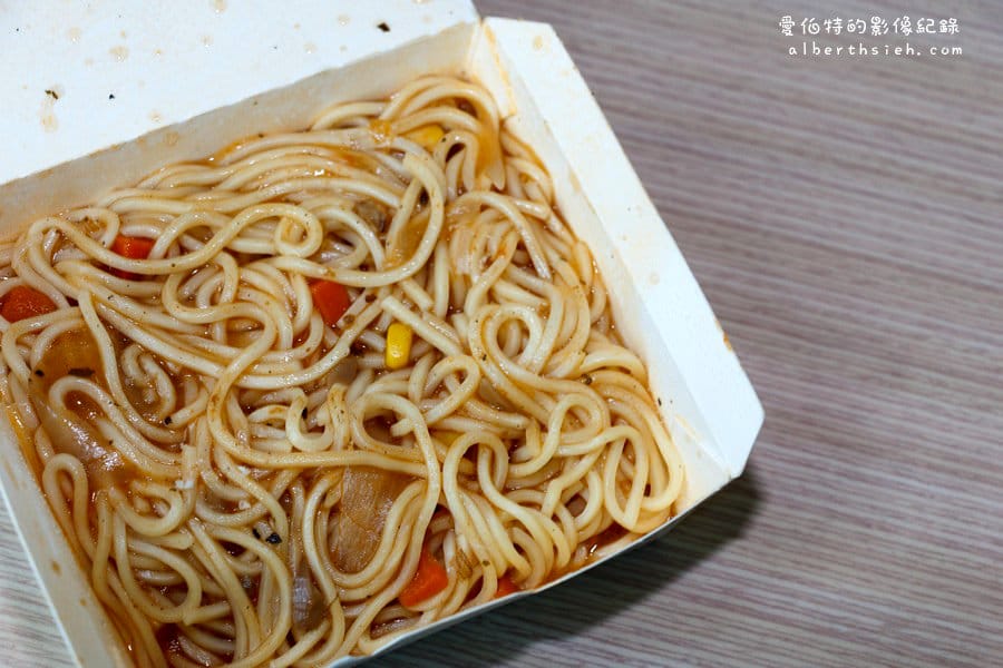 桃園明峰早餐店｜在地排隊早餐推薦，豬排漢堡，三明治肉排