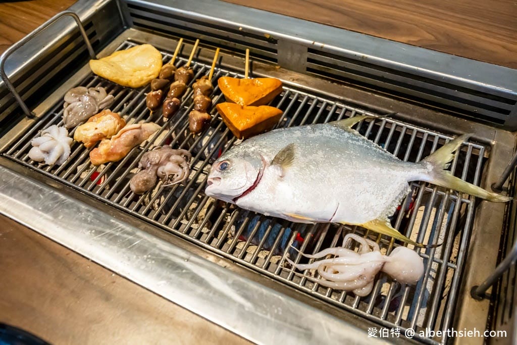 林口海世界複合式碳烤店｜新北海鮮吃到飽，菜單價格，魚肉熟食