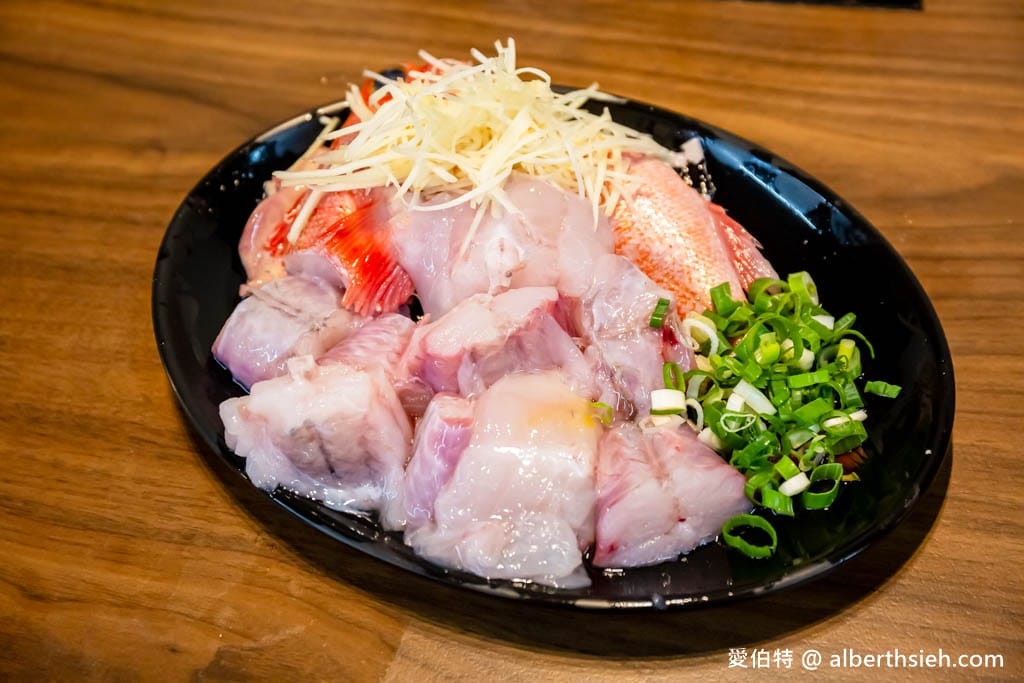 林口海世界複合式碳烤店｜新北海鮮吃到飽，菜單價格，魚肉熟食