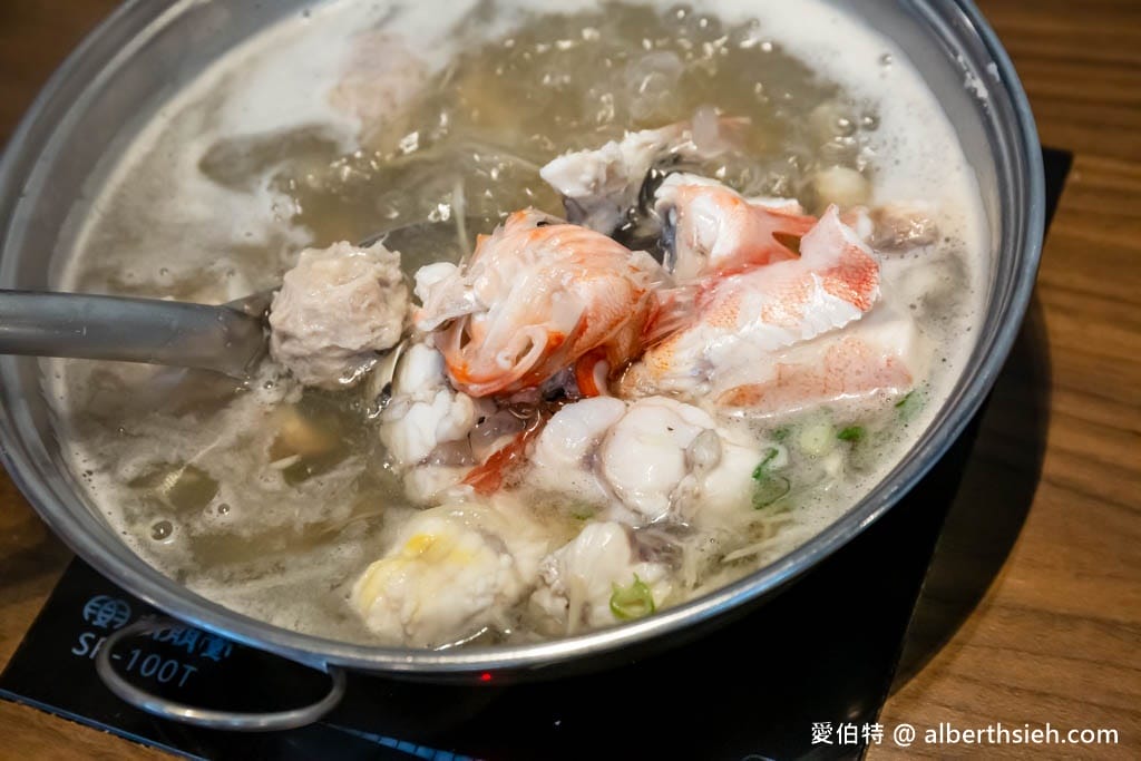 林口海世界複合式碳烤店｜新北海鮮吃到飽，菜單價格，魚肉熟食