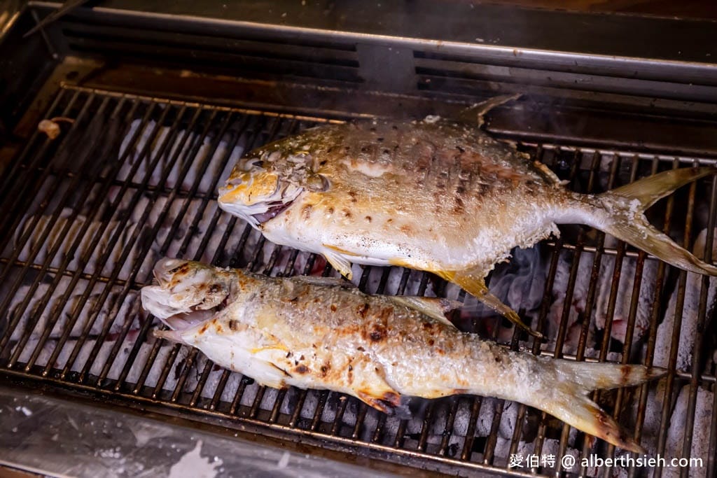 林口海世界複合式碳烤店｜新北海鮮吃到飽，菜單價格，魚肉熟食