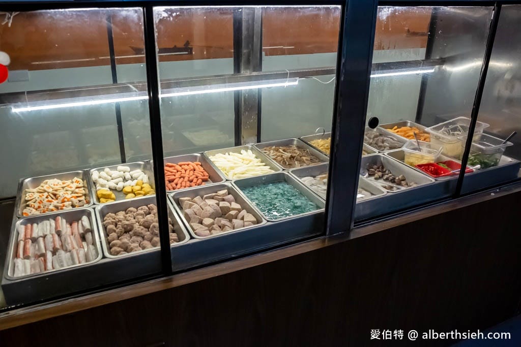 林口海世界複合式碳烤店｜新北海鮮吃到飽，菜單價格，魚肉熟食