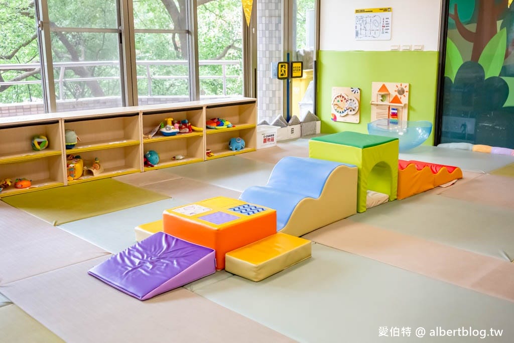 桃園市八德親子館｜桃園免費親子景點，置地生活廣場旁，小小朋友瘋狂放電