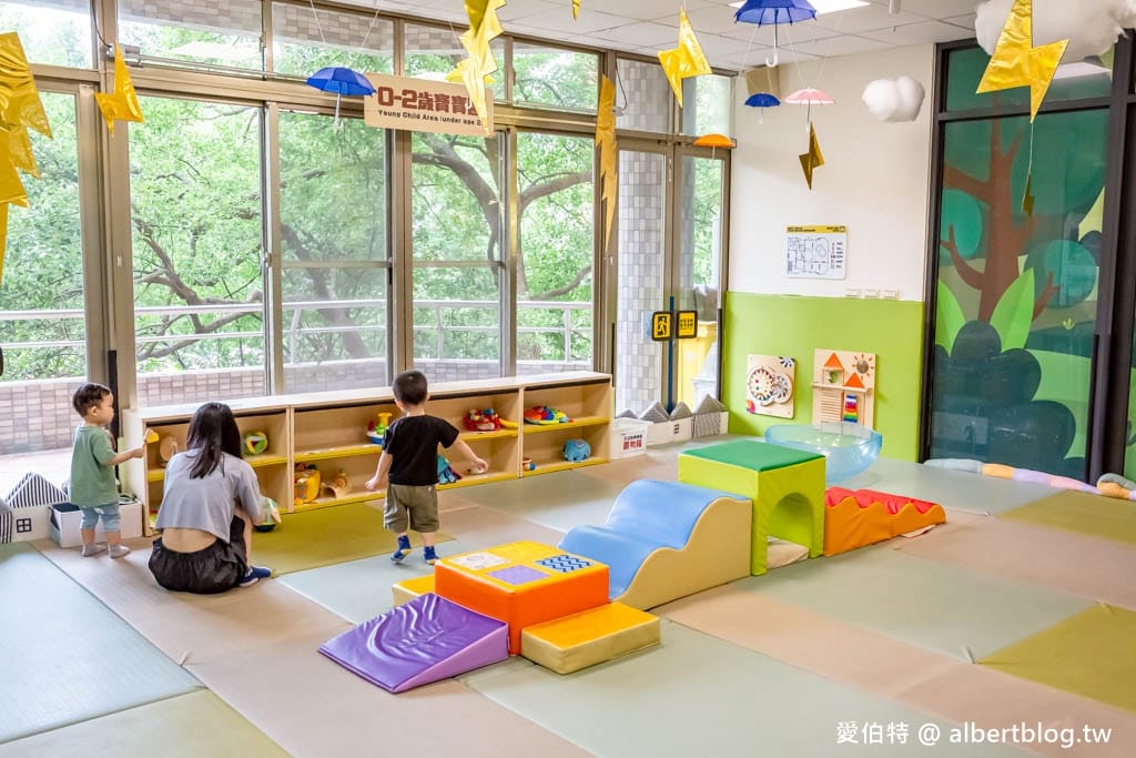 桃園市八德親子館｜桃園免費親子景點，置地生活廣場旁，小小朋友瘋狂放電