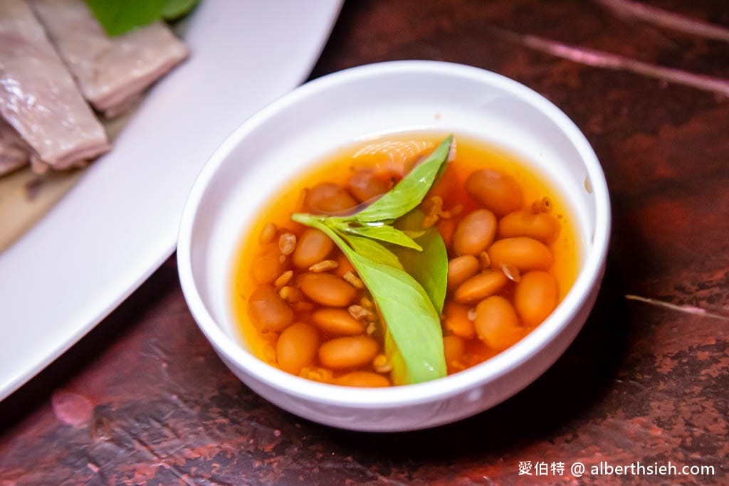 桃園平鎮土埆厝復古小館｜復古懷舊的客家餐廳，鵝肉肥美多汁好吃