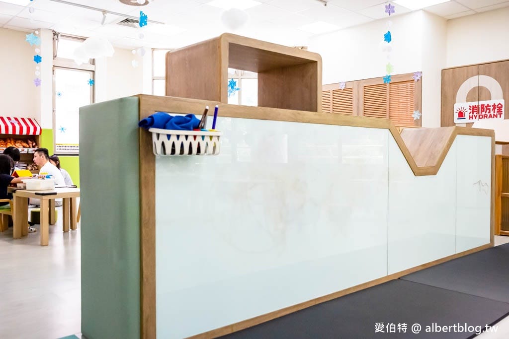 桃園市八德親子館｜桃園免費親子景點，置地生活廣場旁，小小朋友瘋狂放電