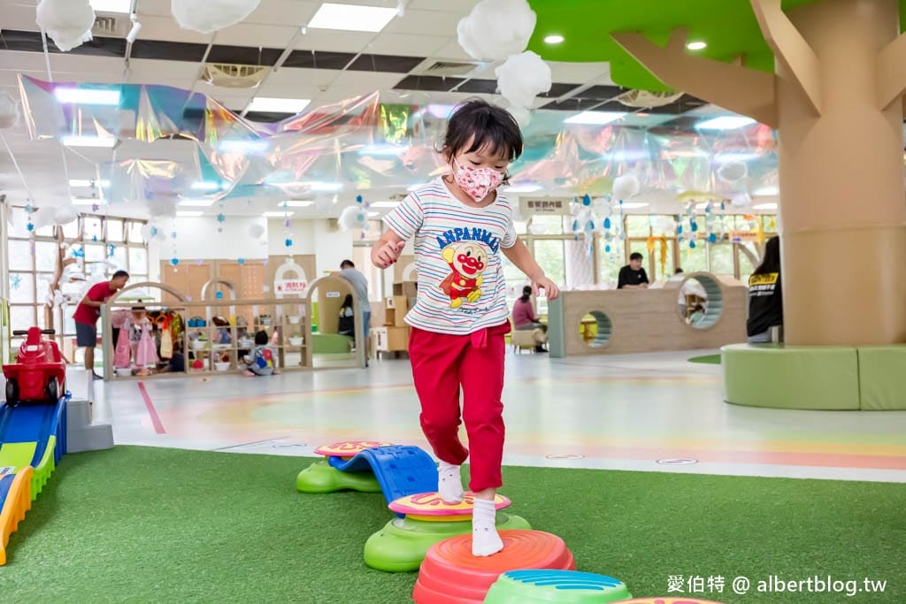 桃園市八德親子館｜桃園免費親子景點，置地生活廣場旁，小小朋友瘋狂放電