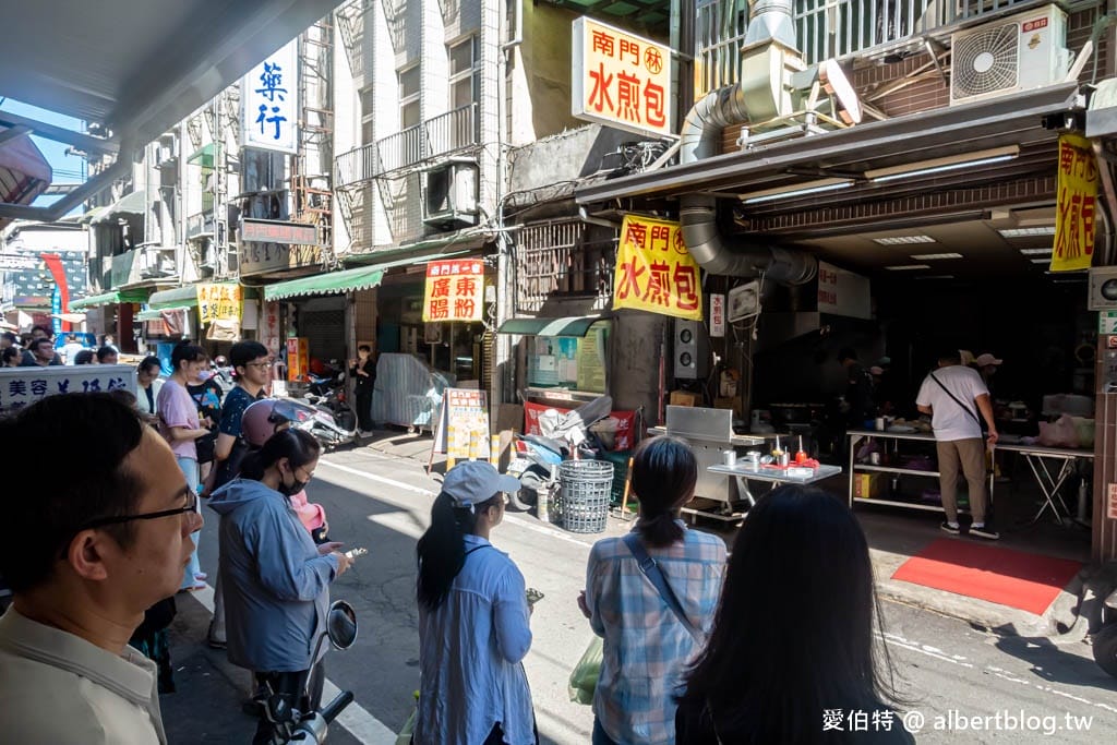 桃園南門市場必吃早餐｜林記水煎包，在地30年排隊店，香甜脆口